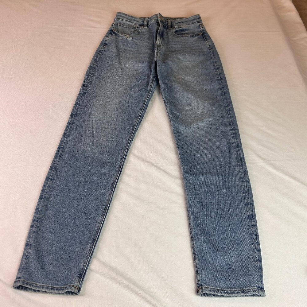 American Eagle  Mom Jeans High Rise Comfort Stretch Distressed